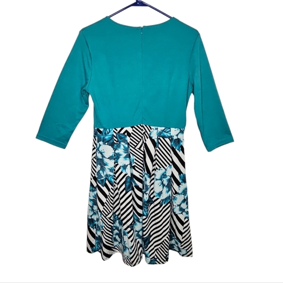 Haute Edition Floral and Striped Midi Dress with Pockets & Hidden Zipper Medium - Picture 2 of 8